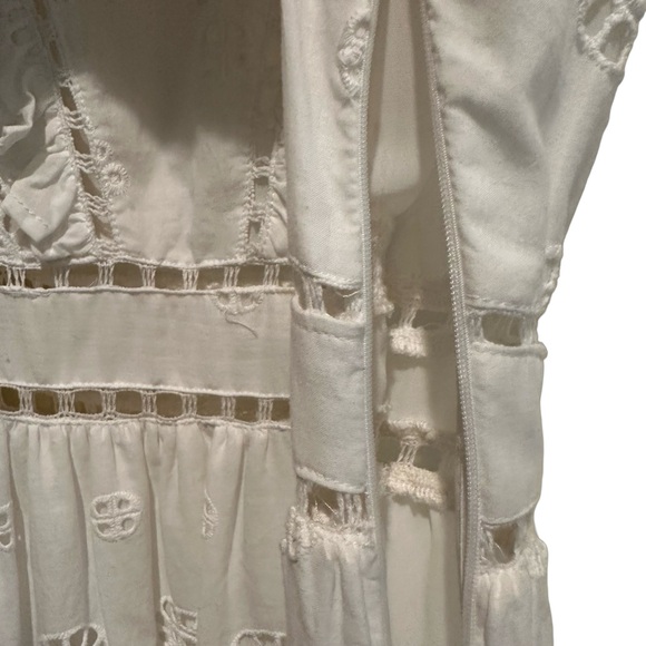 Aqua Bloomingdale’s Sleeveless Eyelet Embroidered Midi Dress Lined White XS NWT - Picture 7 of 9